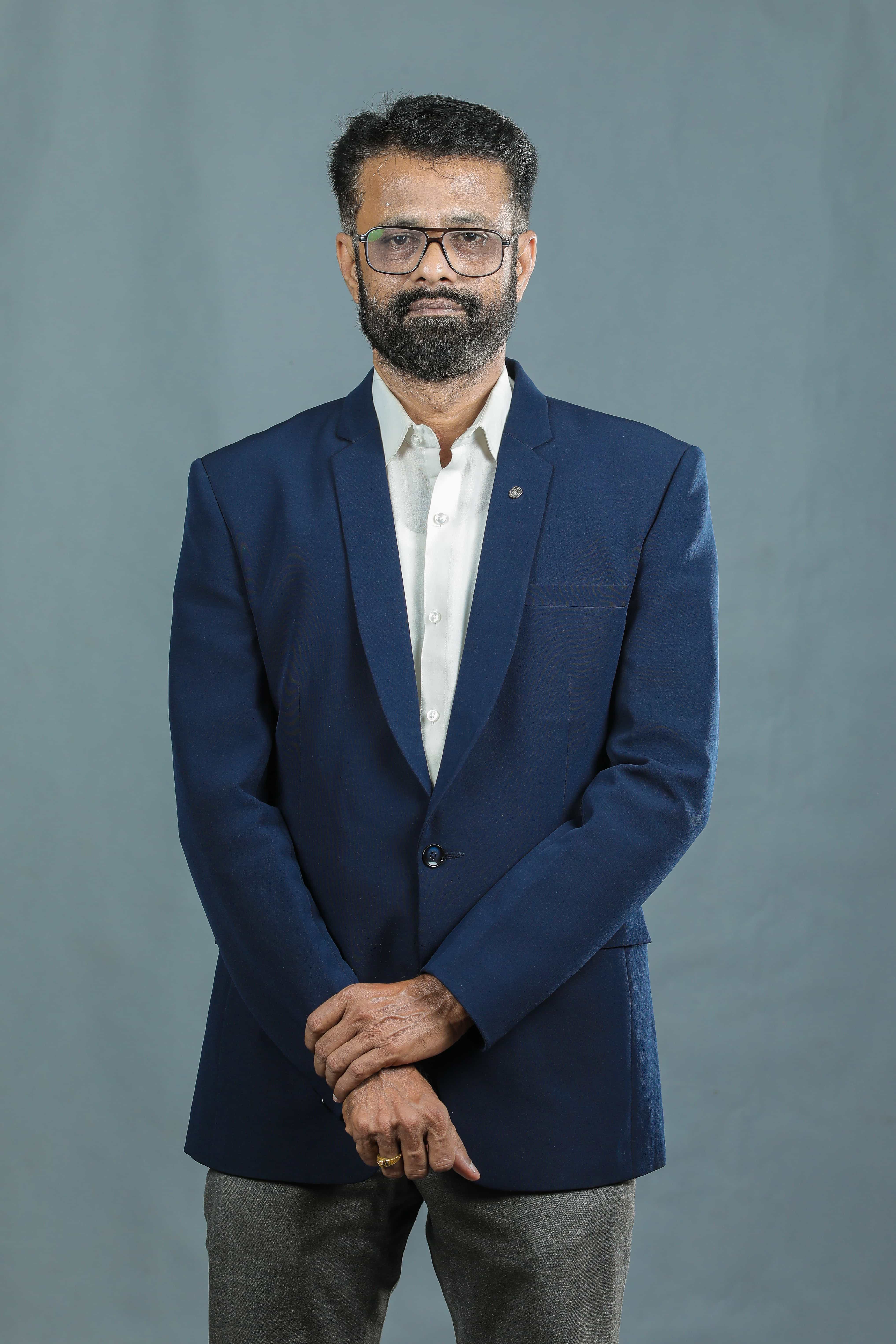 Dr.R.MennakshiSundaram